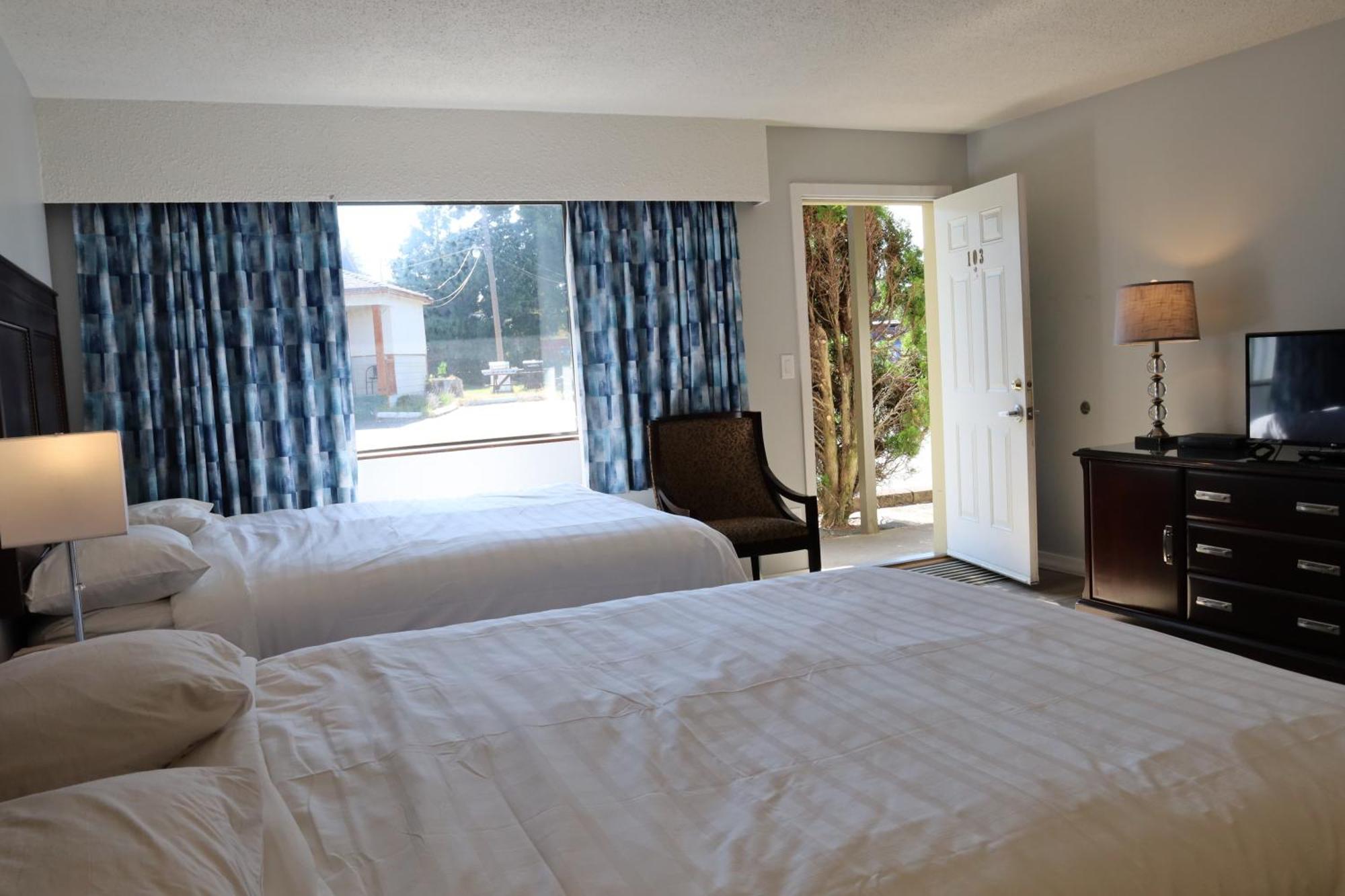Skylite Motel Parksville Exterior photo