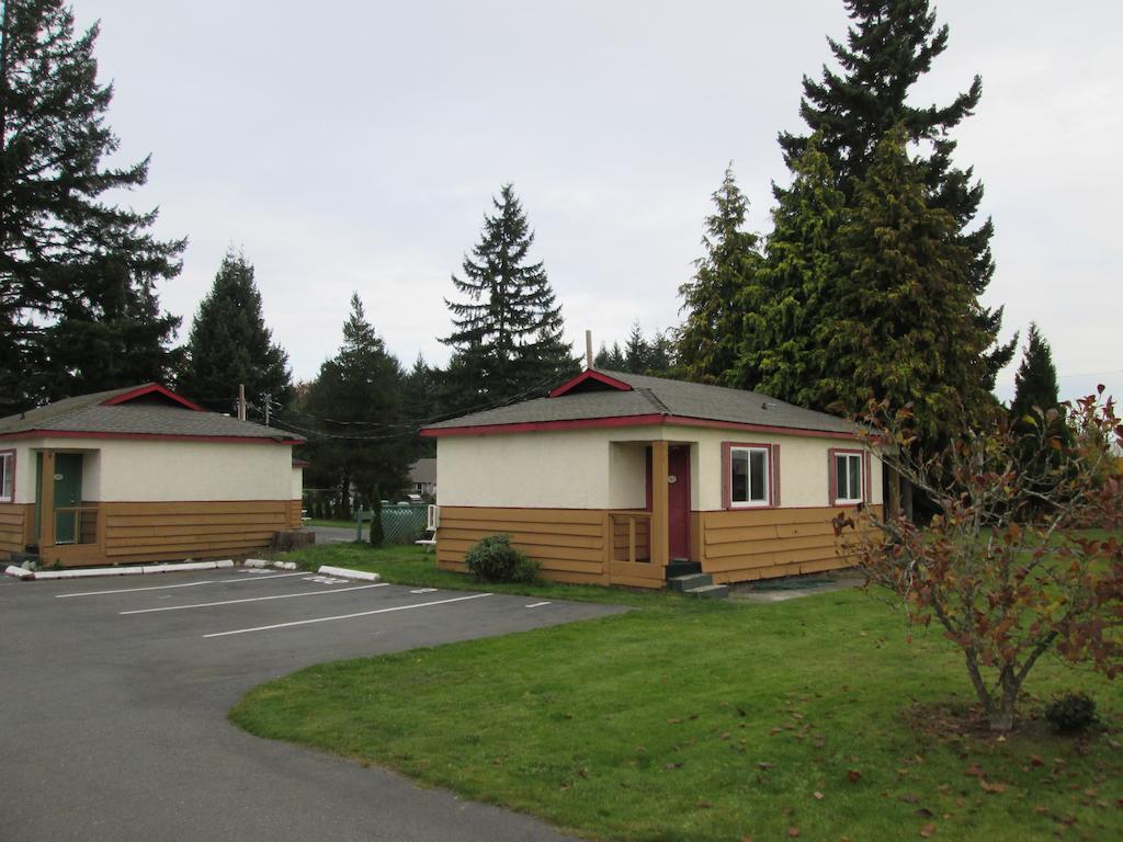 Skylite Motel Parksville Exterior photo